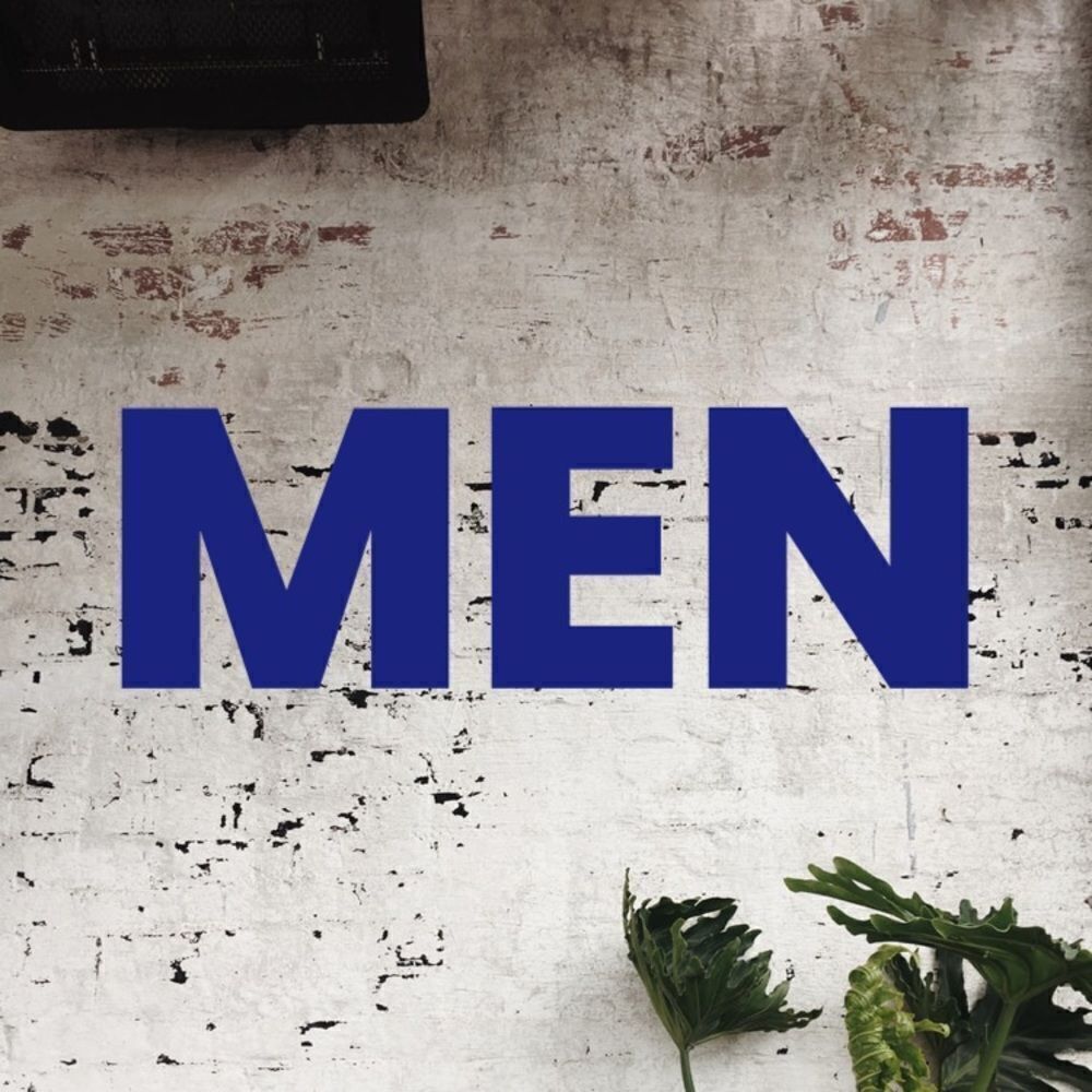 Men’s: MLB, NFL team gear and sportswear